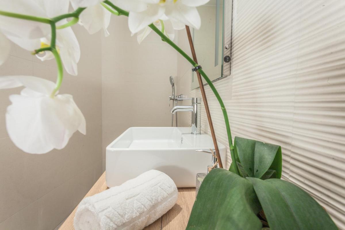 Apartment Evita In The Old Center Of Sunny Koper Buitenkant foto