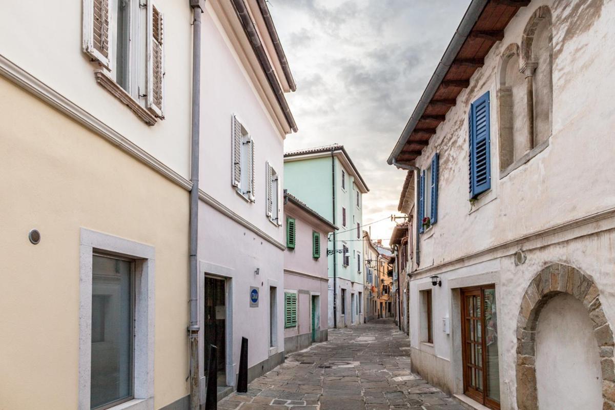Apartment Evita In The Old Center Of Sunny Koper Buitenkant foto